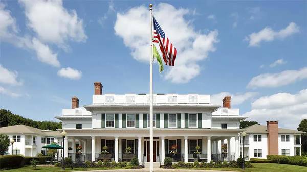 RN/LPN Nurse Atria Harborhill Assisted Living 1