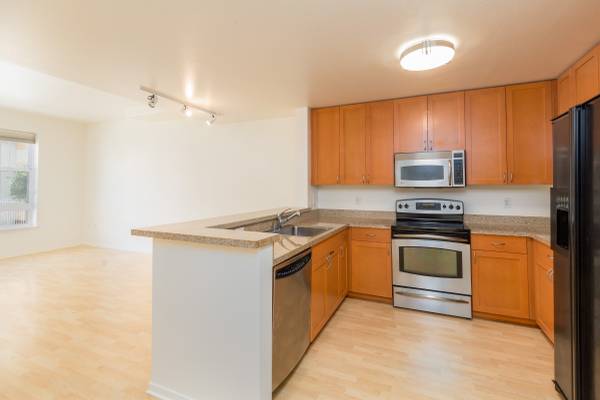 $3,250 / 1br - 717ft2 - Shipley Square | Ground Floor 1 BD/1 BA With Courtyard Access NOVEMBER (SOMA / south beach)63908865698690123