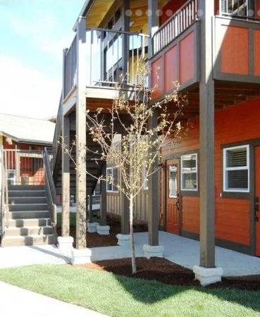 $2,020 / 2br - 1050ft2 - Storage Space, Electric Range, Playground (19800 50th Ave W, Lynnwood, WA)63659549375619120