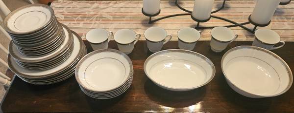 Crestwood Platinum Fine China by Noritake 1