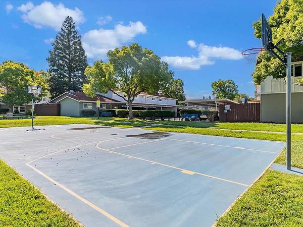 $3,300 / 3br - 1130ft2 - Spacious 3-Bedroom Townhome (dublin / pleasanton / livermore)64045196692482120