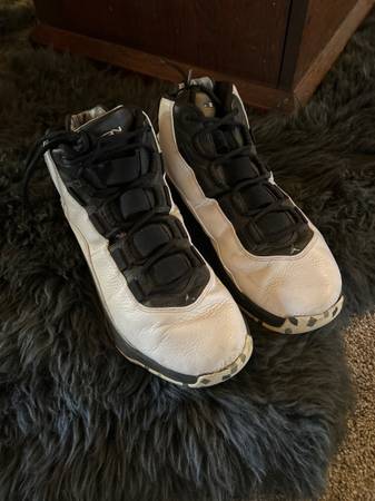 Mens Jordan 11.5 Sneakers 1