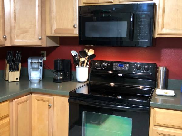 $750 / 1br - Room for Rent in a condominium with Private Bath (Kenner)63903651779331121