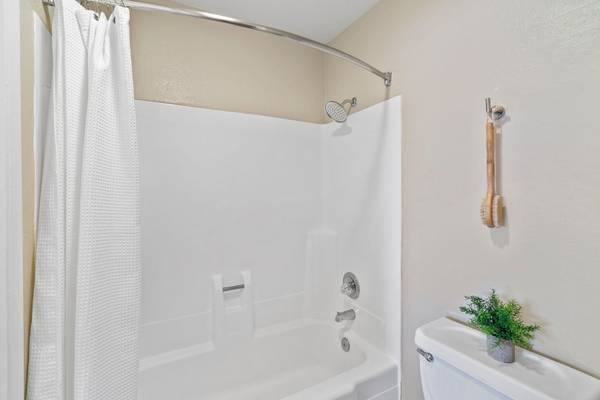 $2,705 / 1br - 647ft2 - Bright & Beautiful One-Bedroom at Pebble Creek (campbell)63695803582977122