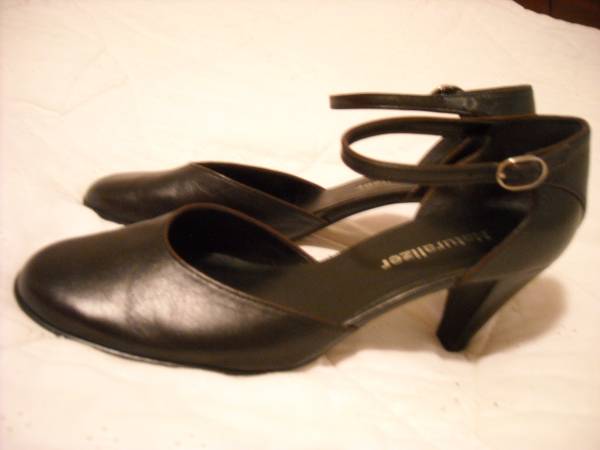 Naturalizer, Black Pumps w/Ankle Strap - 6 US 1