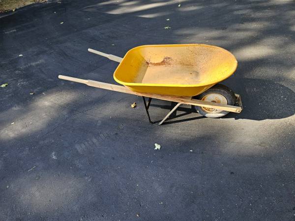 WHEELBARROW 1