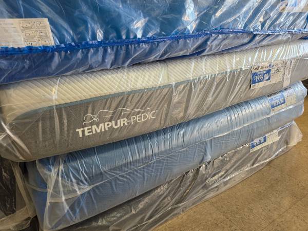 Tempur-Pedic Adapt Hybrid California King Mattress New! 1
