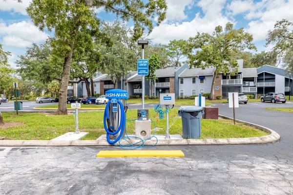 $1,459 / 1br - 850ft2 - BEAUTIFUL COMMUNITY! NO RENT OCT! MOVE IN BY 9/26 (8401 Southside blvd, Jacksonville, FL)64014801220097124