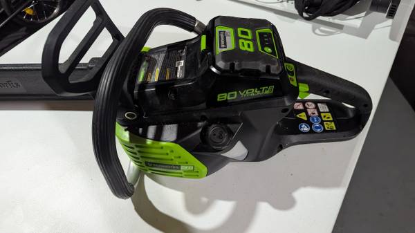 18 inch 80v Brushless Battery Cordless Chainsaw by Greenworks 1