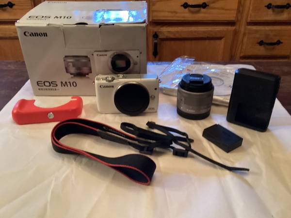 Canon EOS-M10 Mirrorless Kit 1