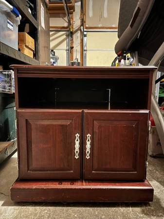 TV / Microwave stand with wheels 1