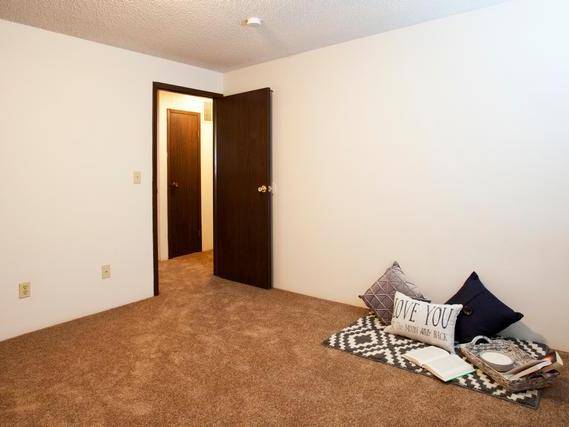 $1,394 / 2br - 975ft2 - Dishwasher, Laundry Facilities, Tech Ready, Refrigerator63779894761473122