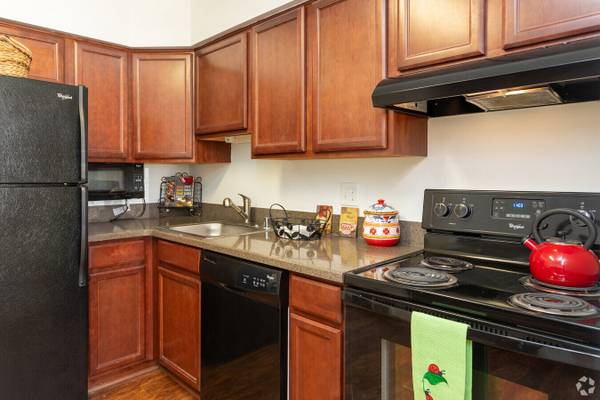 $1,374 / 2br - 1084ft2 - ¡2 habitaciones GRANDES con lavadora y secadora! $1374 (nottingham)63694447101185124
