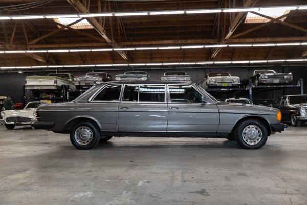1984 Mercedes Benz 300D Pullman Limousine - $15,500 (Pico Union)63624702462849121