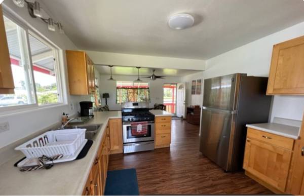 $2200.00 / 3br - 816ft2 - Charming 3 Bed/1 Bath Single Family Home in Hilo - $2200/month63939787797634120
