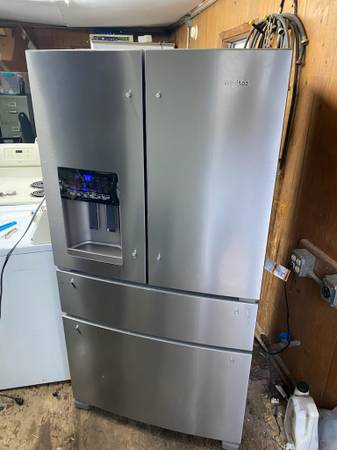 FRENCH DOOR REFRIGERATOR - Stainless 1