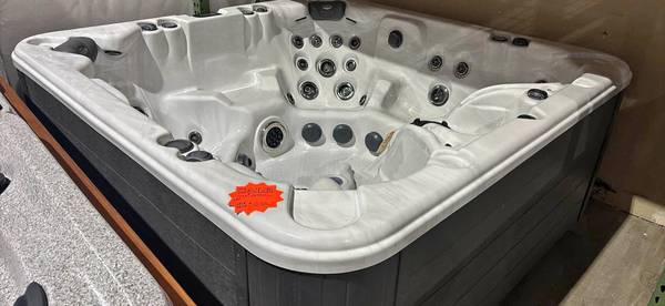 Myrtle Beach Clearwater 3 pumps 61 jets 7x7 1