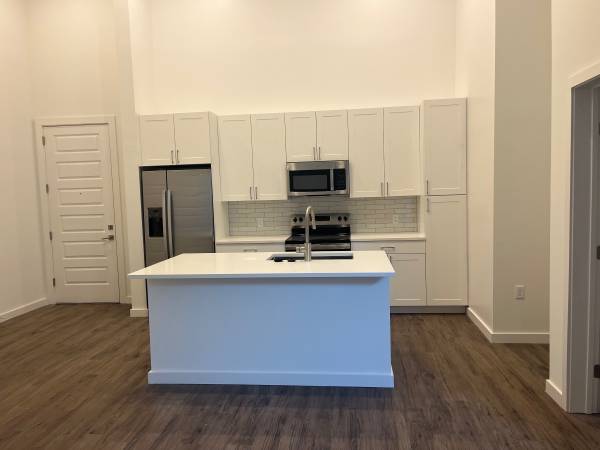 $1,205 / 1br - 732ft2 - NEW 1 bedroom 1 bath apartment (5 points)63801860212867120