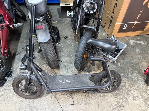 Phantom Scooter Frame and Parts - non opp 1