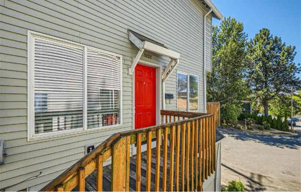 $1800.00 / 2br - 784ft2 - 2-Story, Light-Filled 2-Bed Duplex, In-Unit W/D, Quiet, Vaulted Ceilin63831535764865120