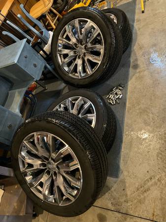 2024 22” GMC Sierra Factory Take off wheels and tires 1