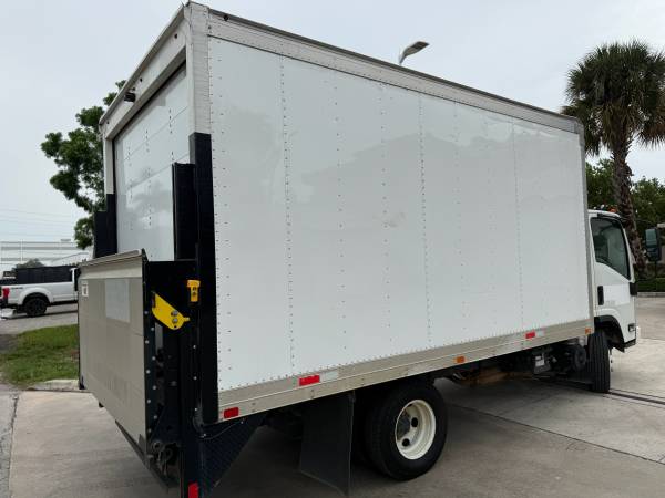 2019 Isuzu NPR HR GASOL - Photo 2