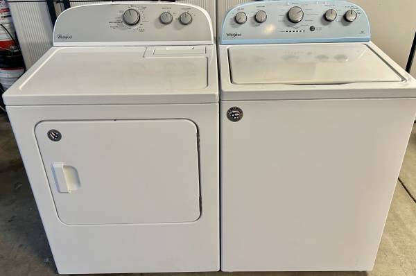 Whirlpool Set Washer and Electric Dryer 1
