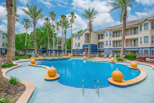 $1,700 / 1br - 1275ft2 - 🏡 Spacious 2BR Apartment at The LYNX (Webster)63906680743939120