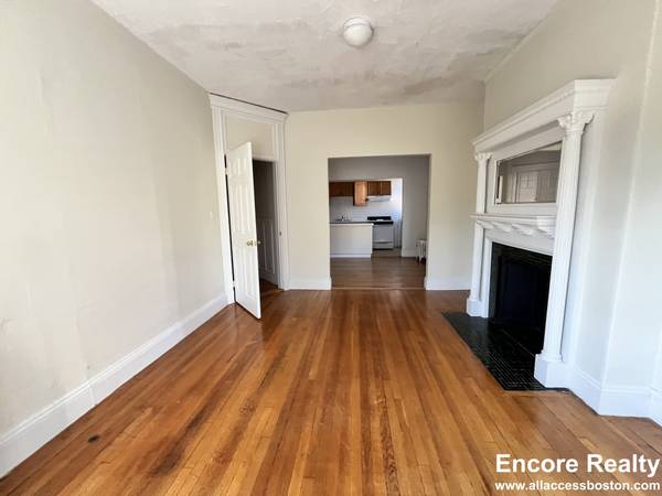 $3,100 / 2br - 2 Bd, NO FEE, Laundry in Building63802048211331124
