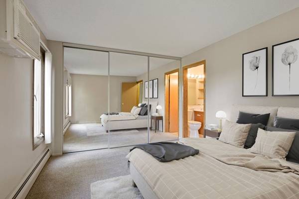 $1,594 / 2br - 970ft2 - Underground Heated Parking, Ceiling fans, 2bd 1.5ba (4141 Parklawn Ave, Edina, MN)63666914424835122