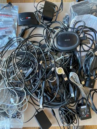 Assorted USB cables and hubs 1