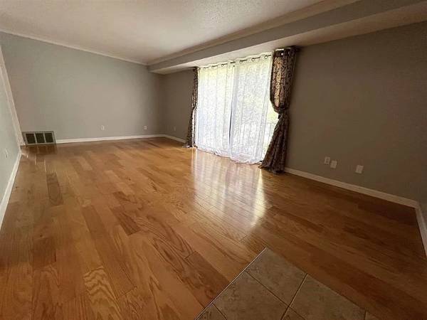 $1,600 / 2br - 2 bedroom, 2 bath. beautiful apartment available Sept. 13th (Franklin, NH)63931656313730120