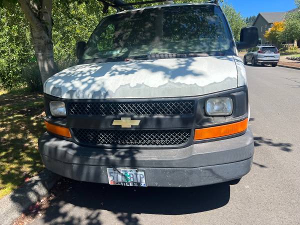 2005 Chevrolet Express 2500 - Photo 3