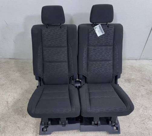 Dodge durango 3rd row seat 1