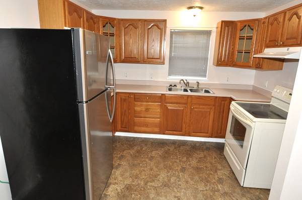 $850 / 2br - 700ft2 - 2 BR 2nd floor apartment (New Philadelphia)63766594517379121