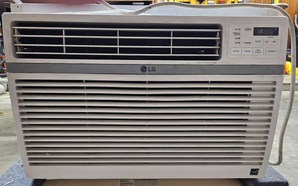 Window Unit Air Conditioner 1