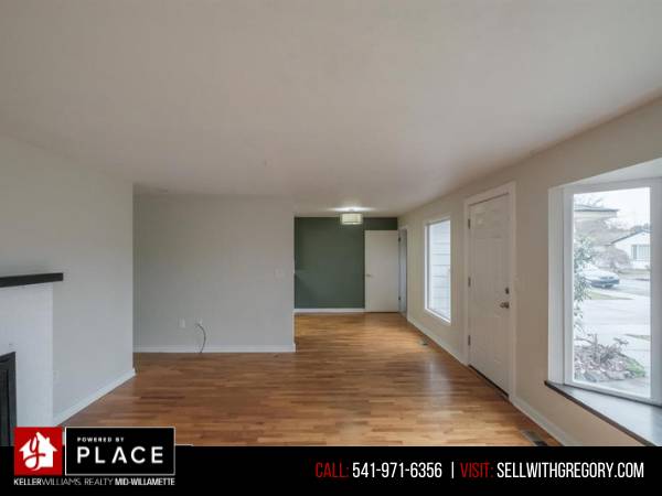 $335,000 / 3br - 1039ft2 - This charming 3-bedroom, 1-bathroom home is move-in ready! (Lebanon OR)64170158618497123
