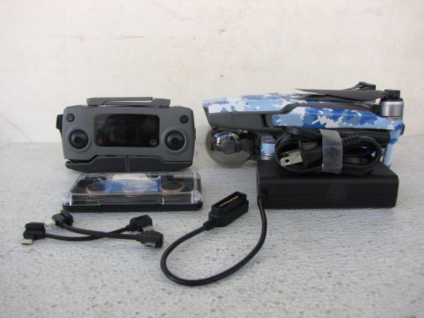 DJI MAVIC 2 ZOOM + EXTRAS : like new. 1