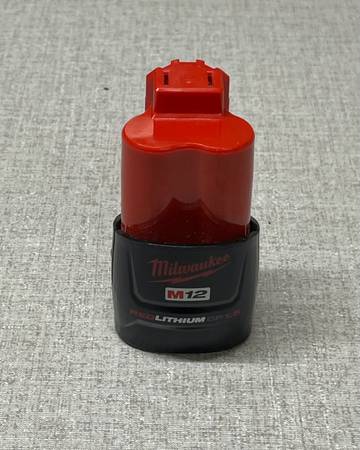 Milwaukee M12 12v Battery 1