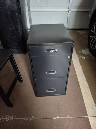 Small filing cabinet 1