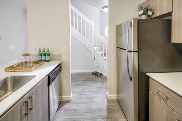 $2,350 / 3br - 1452ft2 - Turn the key. Enter. Smile. Ask about specials!63672582472705122