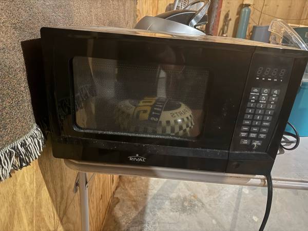 Rival microwave 1
