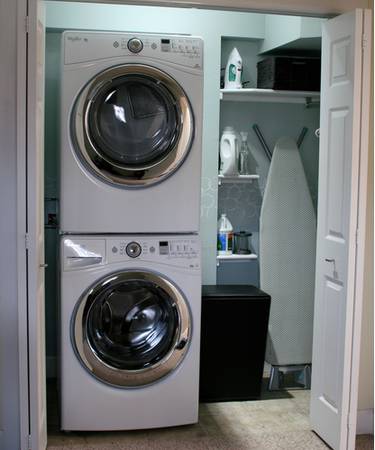 $1,700 TWO-ROOM LUXURY STUDIO! W/D! DISHWASHER! PETS OK! GYM! POOL! GARAGE (Downtown)63962926306691124