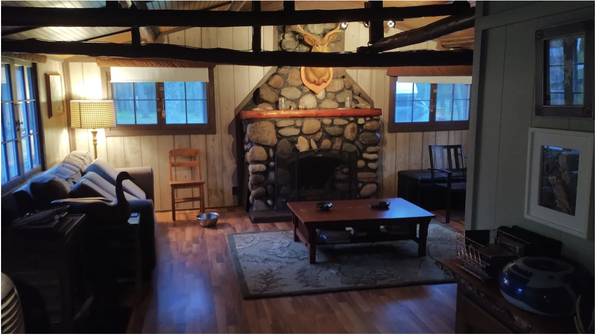 $115 / 3br - 800ft2 - Cabaña familiar vintage apta para mascotas para alquiler vacacional (Hillman, Michigan)64037722730499122