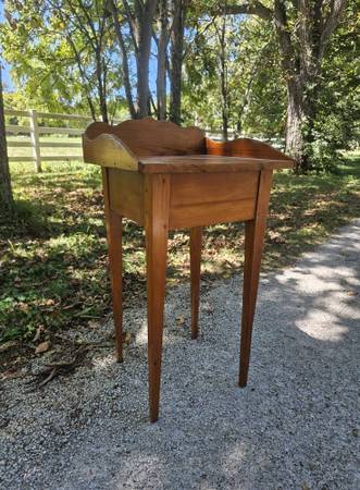 COLONIAL TABLE. CHERRY. NO TEXTS. NO EMAILS. 1