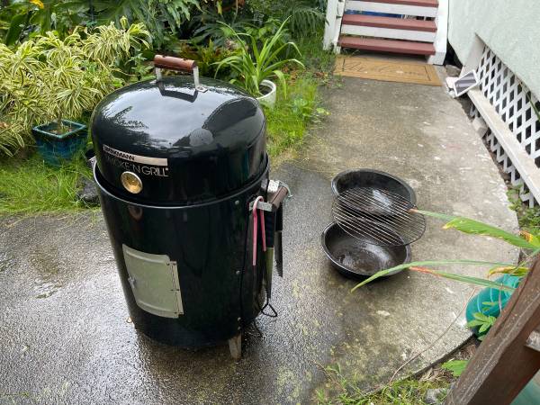 BRINKMANN SMOKE'N GRILL バーベキューグリル A Brinkmann Smoke N Grill will get your Barbecue on
