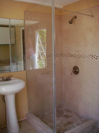 $2,500 / 3br - NICE AND CLEAN HOUSE FOR RENT 3 BED 2 BATH (POMPANO BEACH, FL)64001850075137121