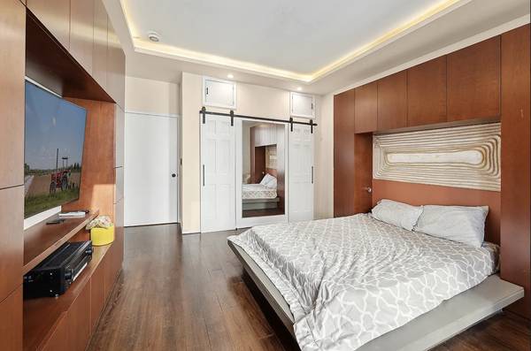 $2,295 / 1br - Commercial Prime Retail Sublet Space Available Washington Heights :557 (Washington Heights)63421100864897122