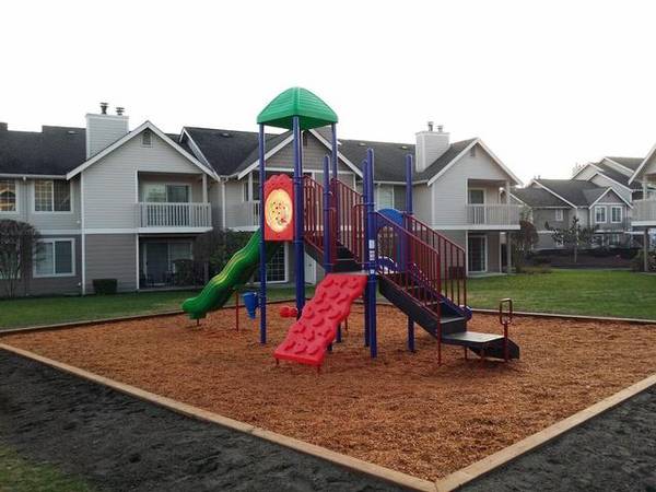 $1,852 / 2br - 979ft2 - Fitness Center, Washer/Dryer, Wood-Burning Fireplace (South Hill)63884892671235121