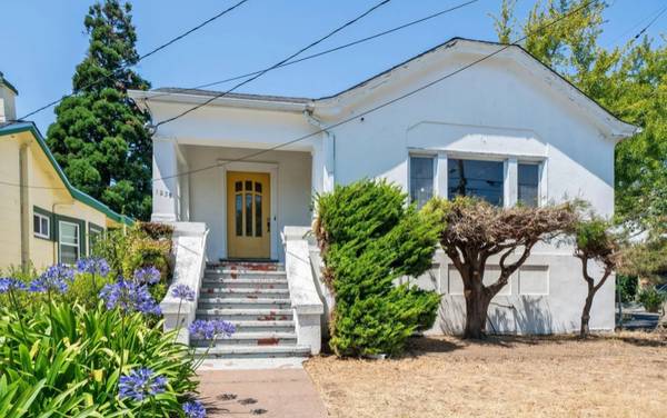 $2,200 / 2br - AVAILABLE VINTAGE HOME FOR YOU (CARLETON ST BERKELEY)63994100444674124